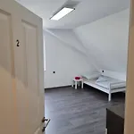 Rentcenter79 בית אירוח *